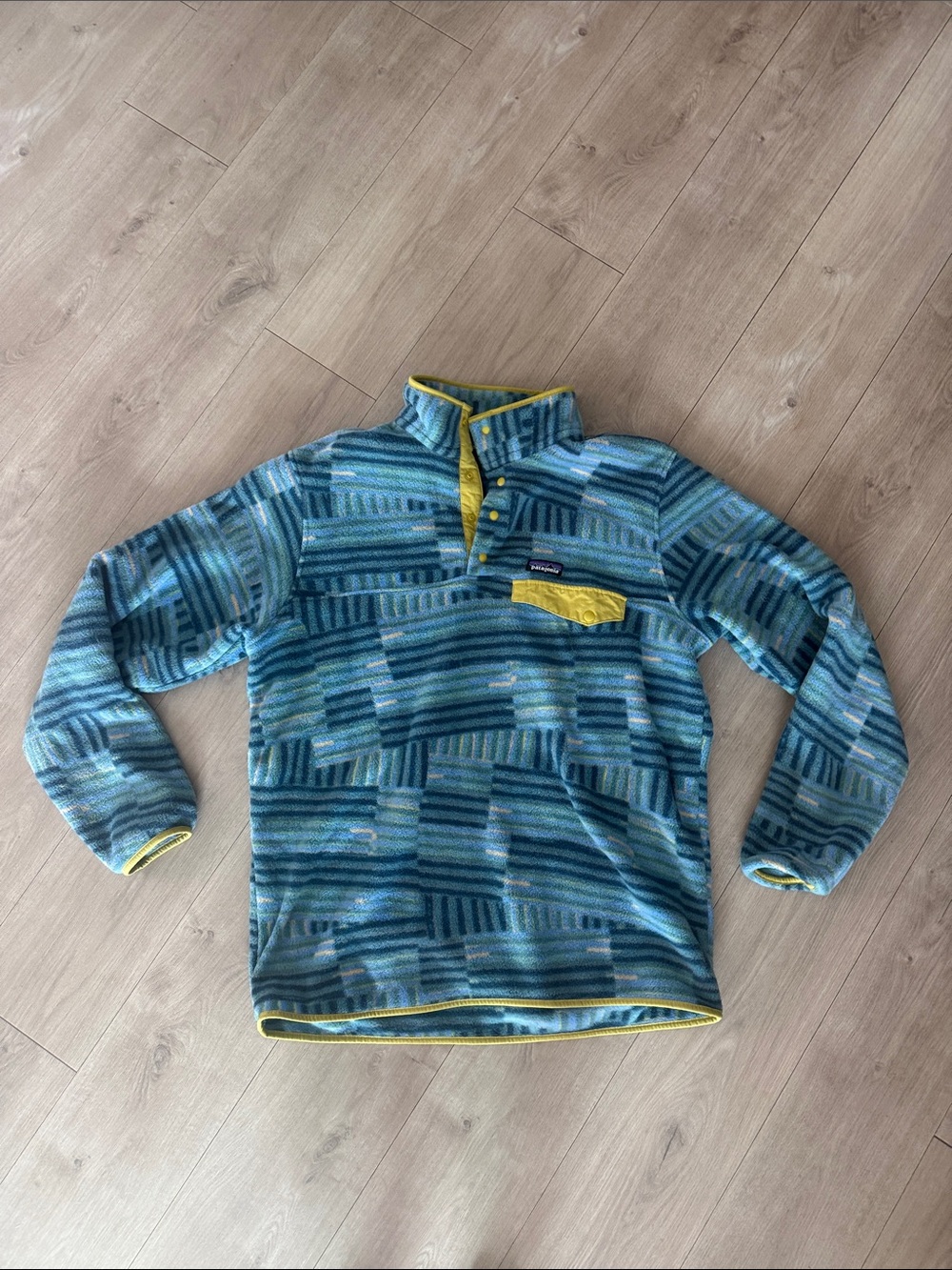 Patagonia Blue Patterned Synchilla Snap-T Pullover with Yellow Trim